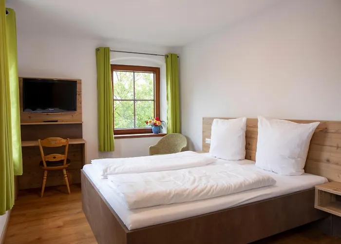 Отель Adler Oberteuringen