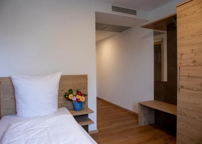 Adler Отель Oberteuringen